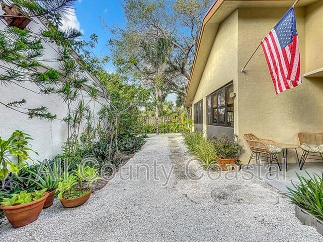Building Photo - 56 Baytree Cir