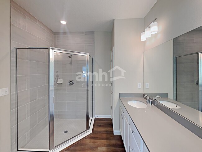 Building Photo - 204 Hemlock Pt