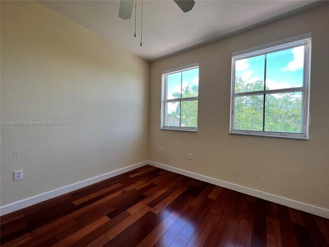 Building Photo - 8034 NW 111th Ct