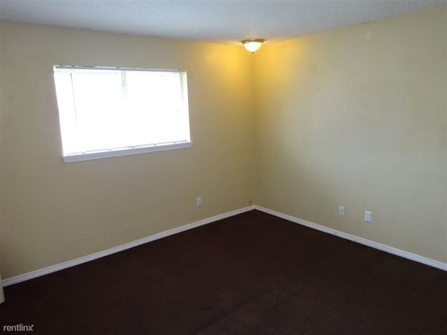 Building Photo - 810 NW 12th St