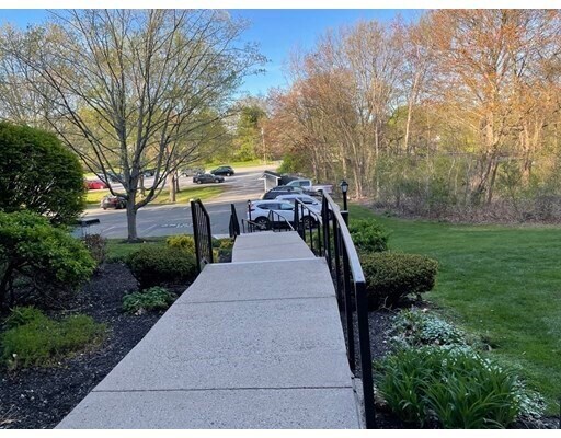 Building Photo - 500 Colonial Dr