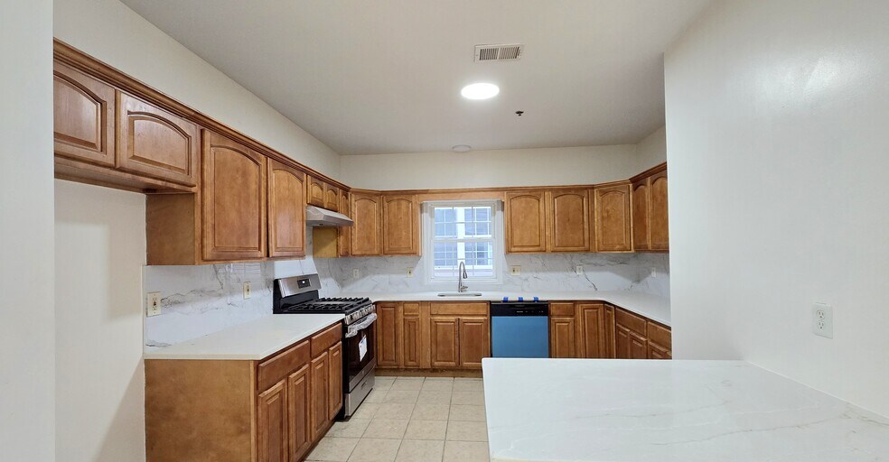 Building Photo - 157 Manchester Pl