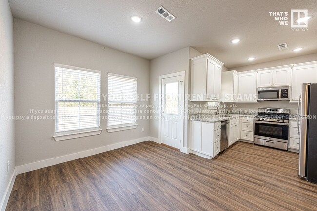 Building Photo - 3102 SW Garrison Ln