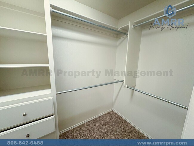 Building Photo - Easy Living with AMRR: Spacious 3-Bedroom Home