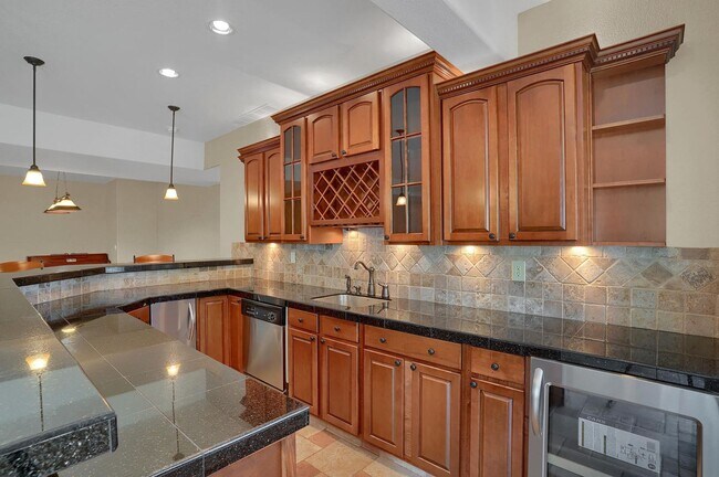 Building Photo - Beautiful Ranch Style Home in District 20-...