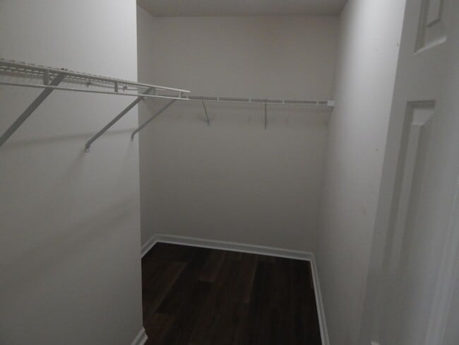 Building Photo - 3 bedroom 2 1/2 Bath brick single family home in Covil Estates just around the corner from Mayfaire.