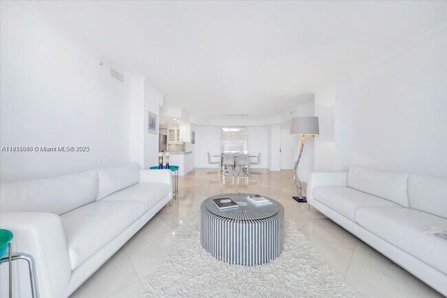 Building Photo - 701 Brickell Key Blvd