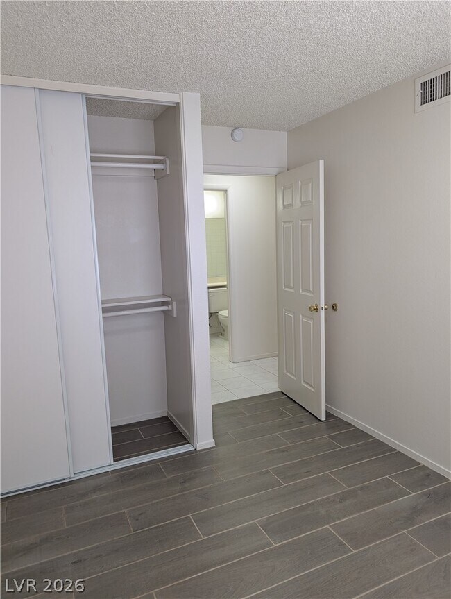 Building Photo - 4424 Honeycomb Dr