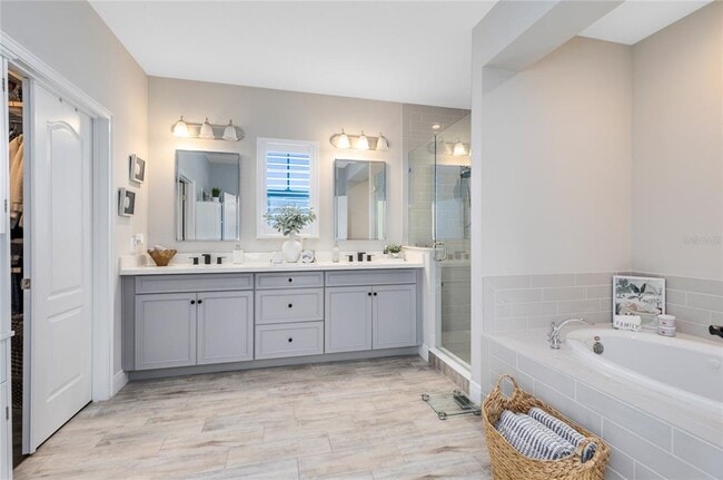 Building Photo - 9374 Reymont Street