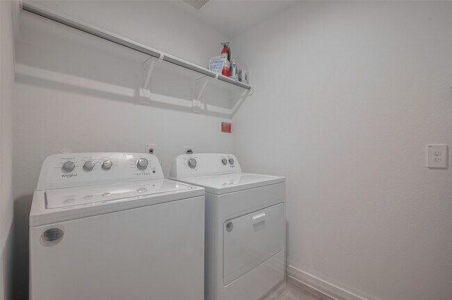 Building Photo - 3113 Crown Gate Dr