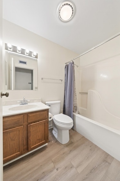 Building Photo - 200 Sanders Ferry Rd