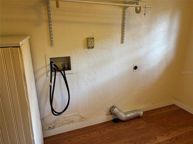 Building Photo - 128 2nd Ave SW