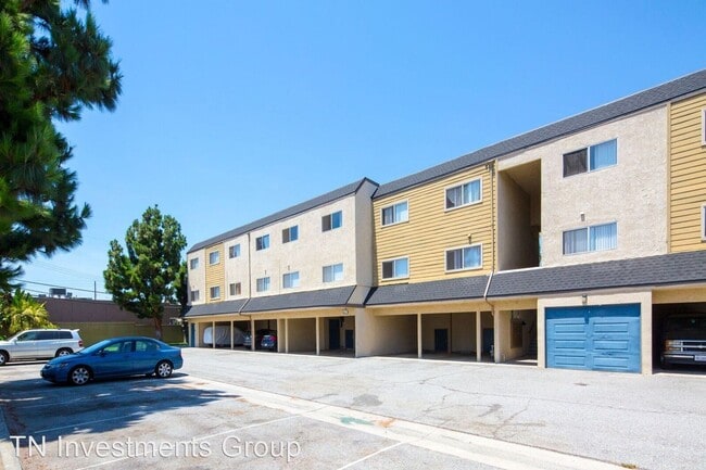Building Photo - 8100 Orangewood Ave