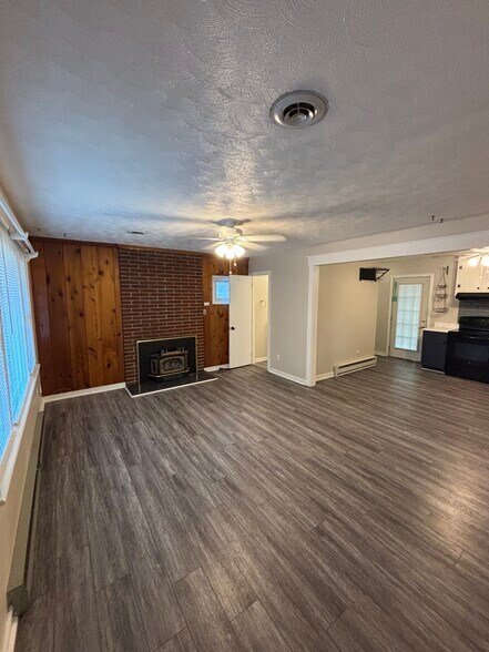 Living Room - 2925 Stanwix Ln