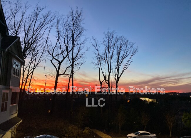 Building Photo - 1231 Ridenour Ln