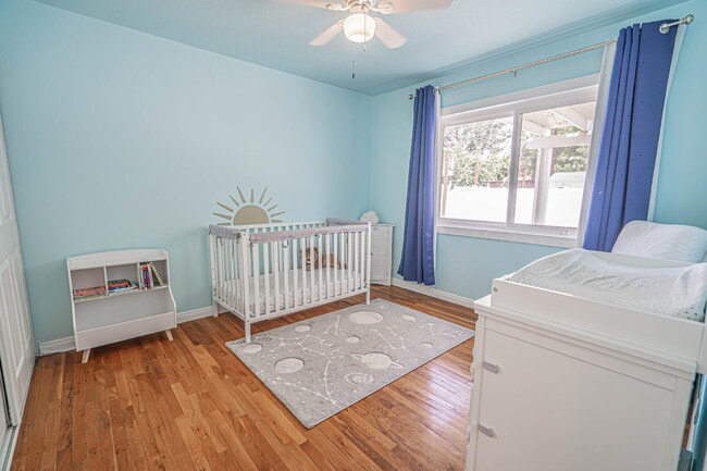 Building Photo - Beautifully Remodeled Home Move-In Ready!
