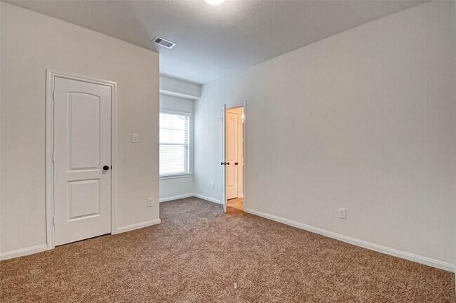 Building Photo - 20 Cheswood Manor Court