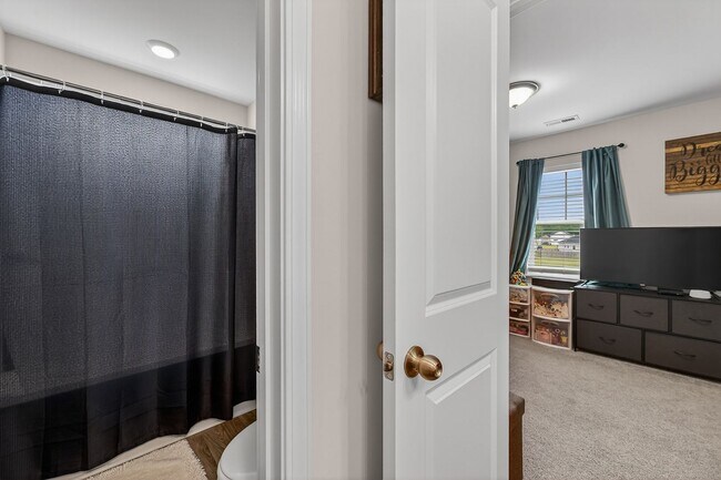 Building Photo - 312 Cotton Hl Pl