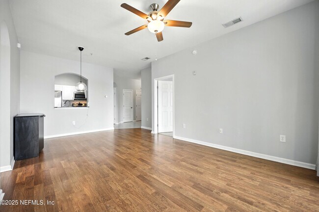 Building Photo - 7990 Baymeadows Rd