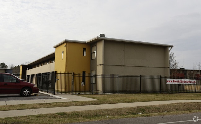 Building Photo - The Blox