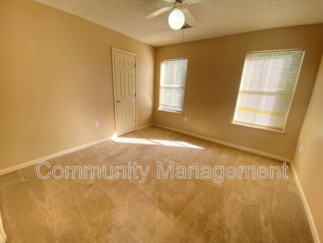 Building Photo - 2639 Nannette Dr