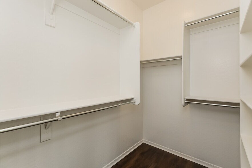 Building Photo - 38514 N Navarro Dr