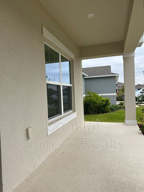 Building Photo - 5569 Tranquila Ln
