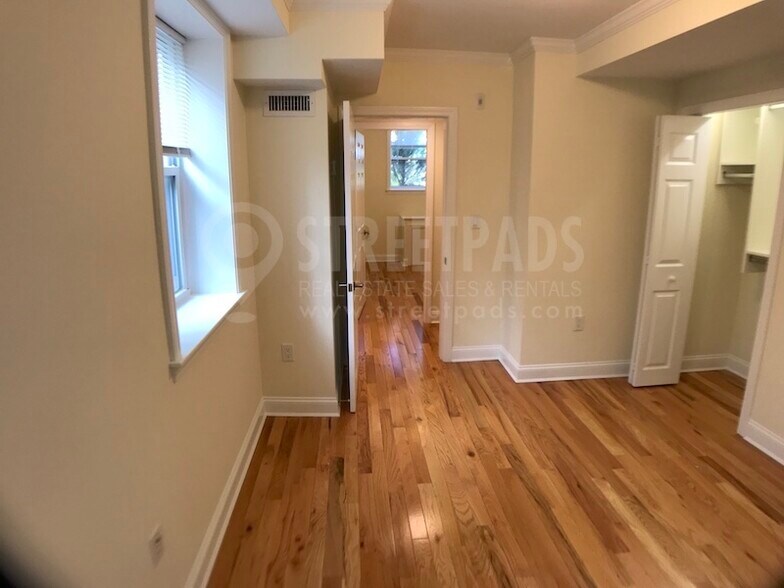 Building Photo - 3 Chauncy St