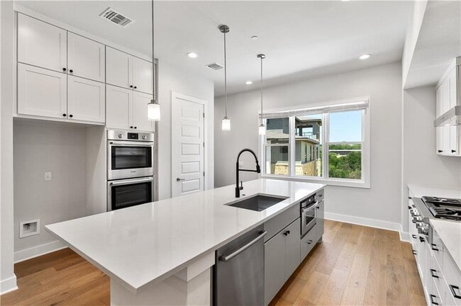 Building Photo - 4611 Unity Cir