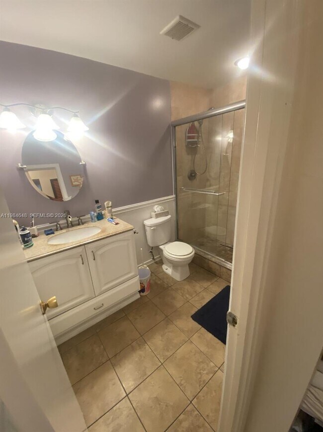 Building Photo - 200 NE 14th Ave