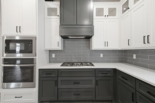 Building Photo - 11460 S Ash St