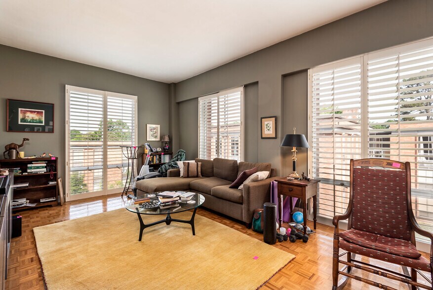 Building Photo - 1400 Kenesaw Ave