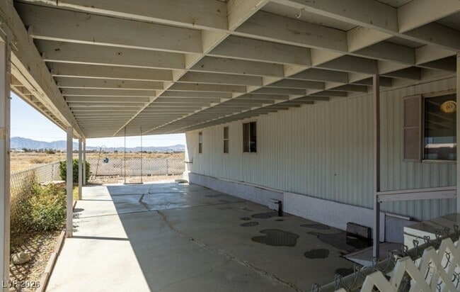 Building Photo - 1240 S Comstock Cir