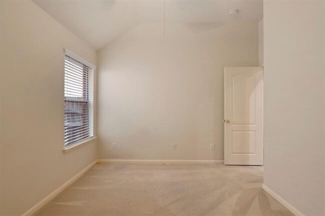 Building Photo - 11618 Columbia Pines Ln