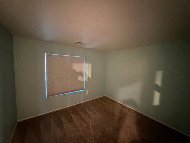 Building Photo - COZY HOME