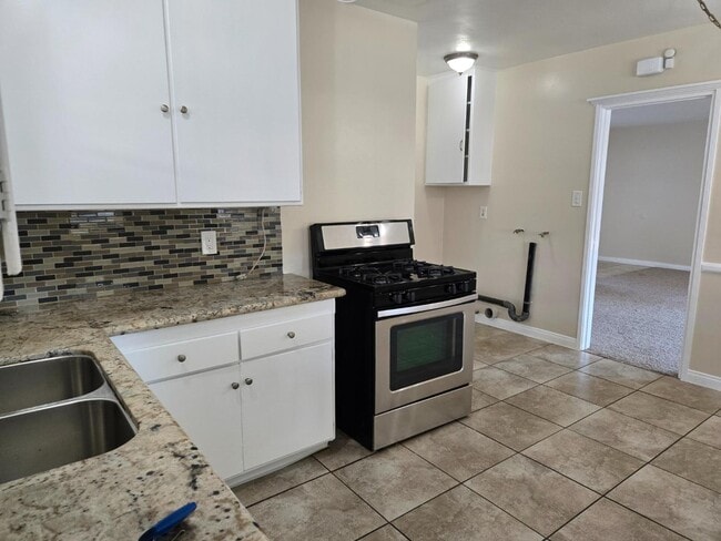 Building Photo - 3720 Yosemite Way