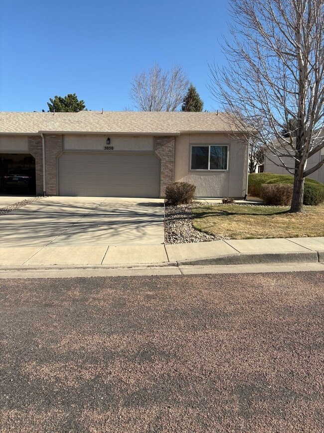 Building Photo - 4 Bedroom 3.5 Bath in Widefield
