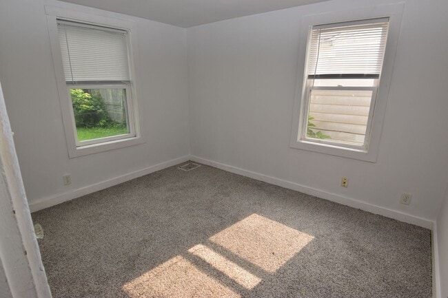 Building Photo - South Bend 2 Bedroom Home for Rent in Keller Park