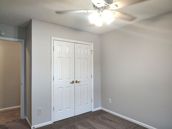 Building Photo - Pristine, 4 bed, 2.5 bath Home Located in the Southbridge Forest Community!