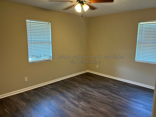 Building Photo - 1045 Vineyard Rd