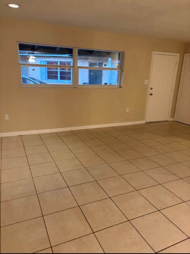 Building Photo - 2813 Spring Hill Ct
