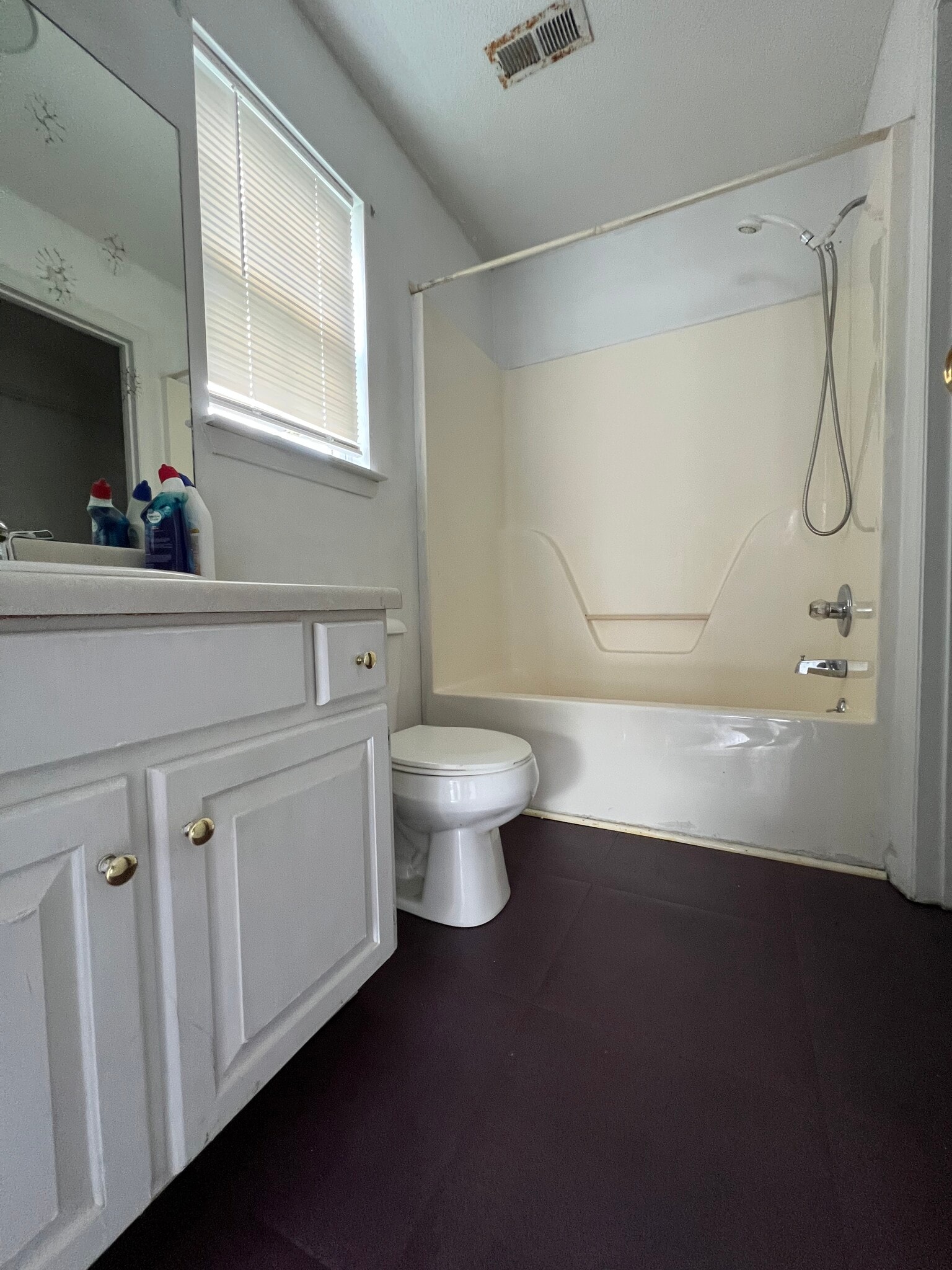 Building Photo - 3045 Holly Brook Cir NE