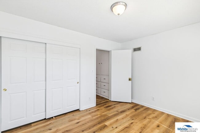 Building Photo - 3 bedroom 1 bath home