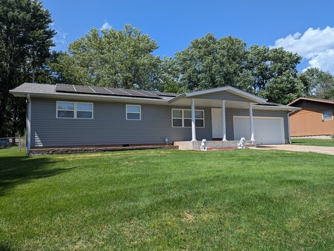 Primary Photo - 743 E Mcclernon St