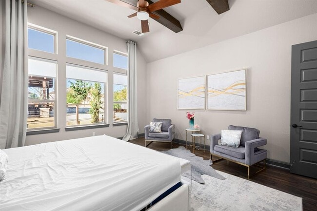 Building Photo - 5916 Davenport Divide Rd