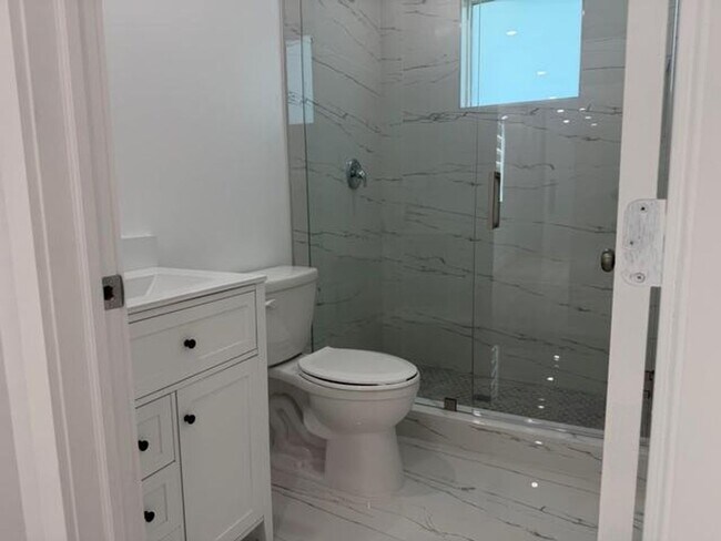 Building Photo - 501 El Prado