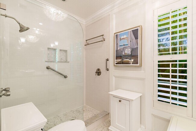 Building Photo - 210 Monceaux Rd