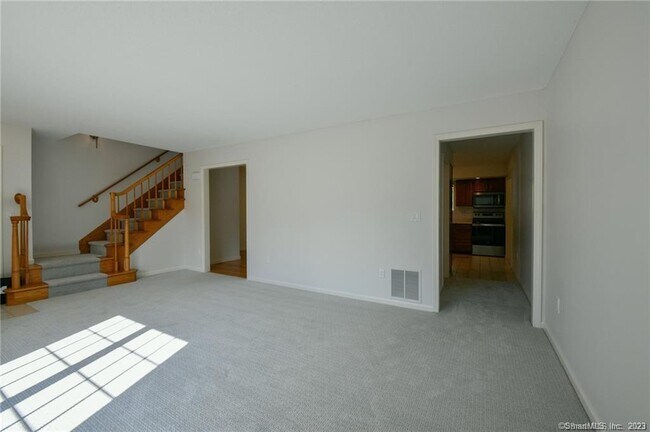 Building Photo - 14 Harold Rd