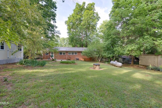 Building Photo - 2026 Jefferson Dr