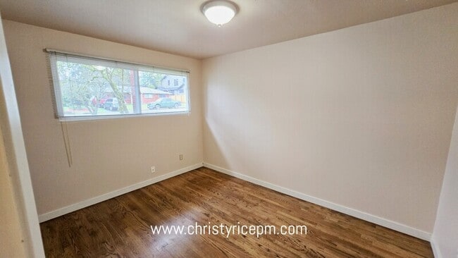 Building Photo - 14245 SE 41st St